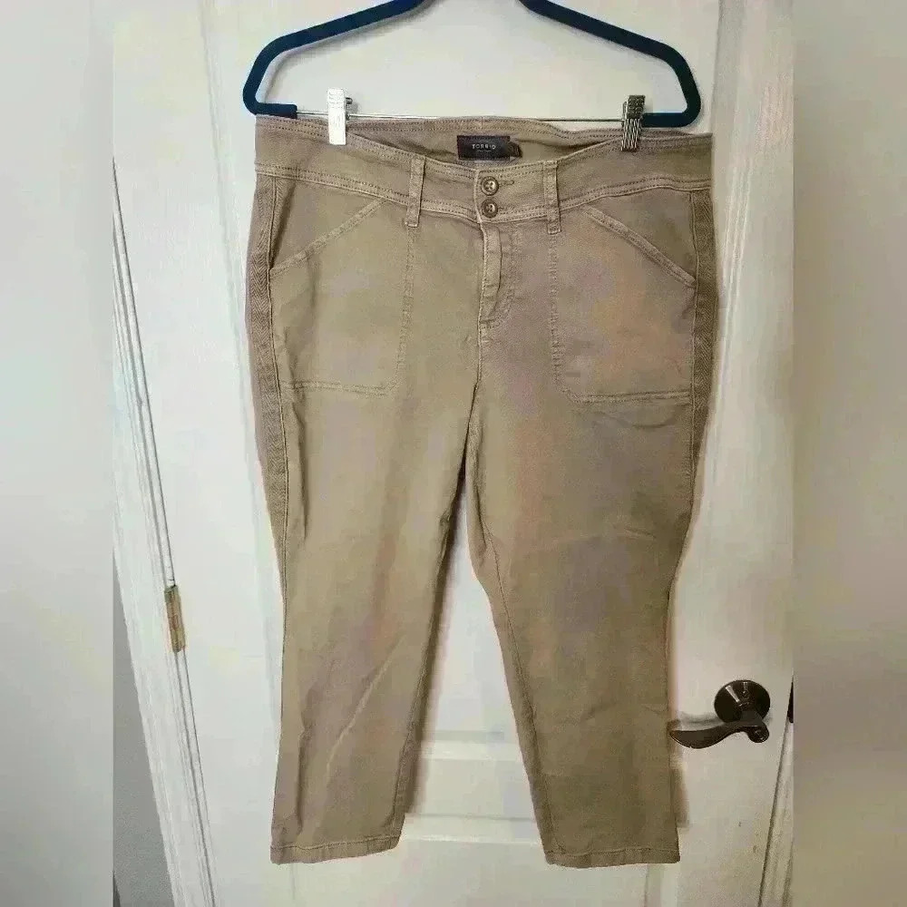 Torrid tan women's Capri pants plus size 16 item#88